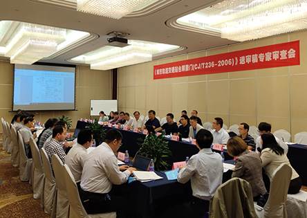 說明: F:\【資料與辦公】\辦公區(qū)\2.網站新聞\2019年\10月\2019.10.23 方大智創(chuàng)科技主編的國家行業(yè)標準《城市軌道交通站臺屏蔽門》修訂送審稿通過審查\現場(文中.jpg